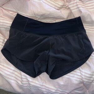 Lululemon Speed Up shorts
2.5”
Size 0